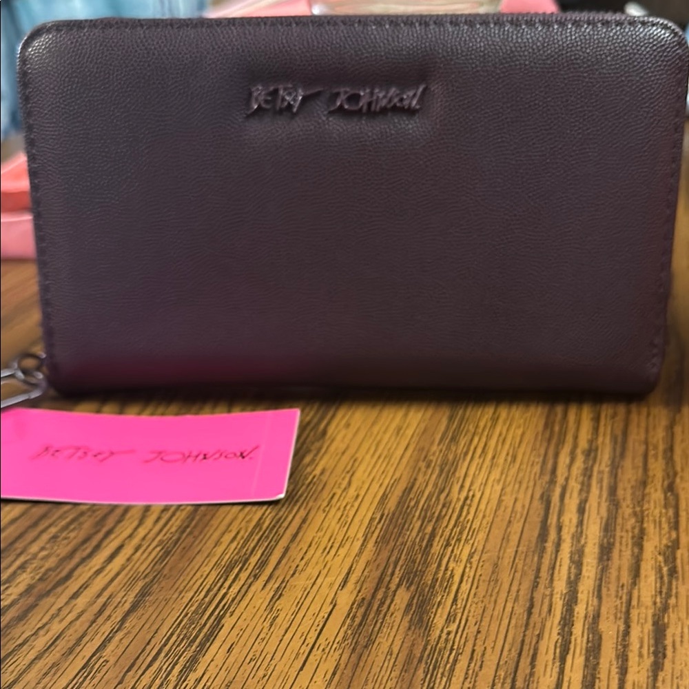 NWT Betset Johnson zip around wallet
